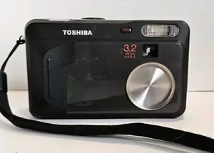 Toshiba PDR-3300 3.2MP Digital Camera W/2.8x Optical - Picture 1 of 10