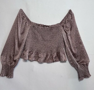 Top de mujer Lush satinado fruscido manga larga talla mediana  Foto 1 de 4