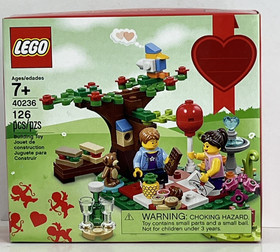 LEGO Romantic Valentine Picnic 40236 126 Pieces