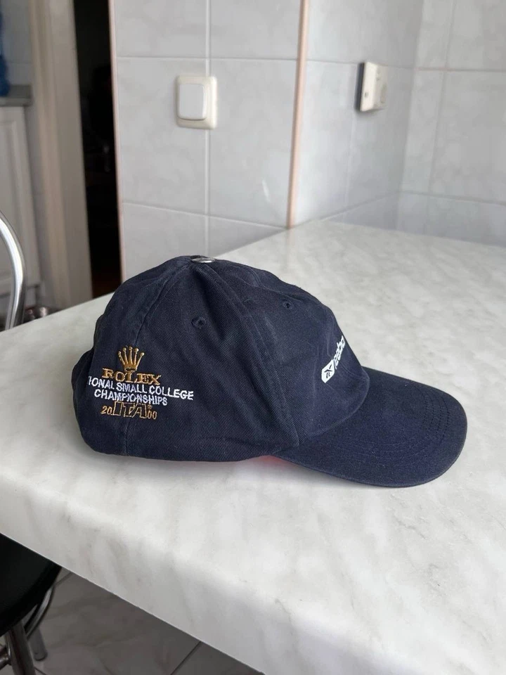 RARO ROLEX REEBOK CAMPEONATO NACIONAL PEQUEÑO UNIVERSITARIO 99/2000s DE COLECCIÓN Gorra Sombrero Foto 1 de 4