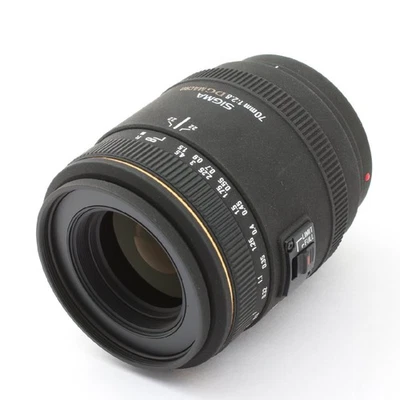 Sigma 70mm F2.8 EX DG Macro for Sony Minolta Near Mint Condition - Image 1 of 4