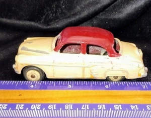 DINKY TOYS MECCANO LTD VAUXHALL CRESTA 164 MODEL CAR MADE IN ENGLAND - Picture 1 of 10