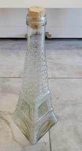 17.25 INCH CLEAR GLASS EIFFEL TOWER BOTTLE CORK STOPPER HOLDS 60 OZS - Picture 1 of 7