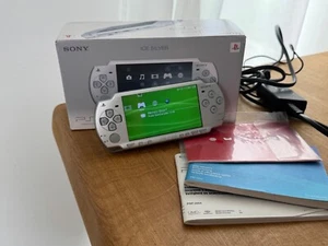 Sony Playstation Portable PSP Konsole Silber, getestet, voll funktionsfähig - Bild 1 von 6