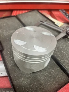 Pistons Standard Bore 83mm For Mazda Miata 1994-2005 - Picture 1 of 4