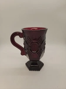 Avon 1867 Cape Cod rubinrot Sockel 1 Glas - Bild 1 von 3