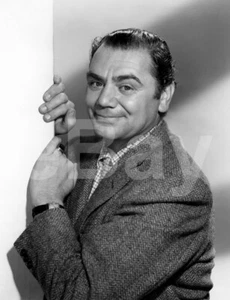 Ernest Borgnine 10x8 Photo - Picture 1 of 1