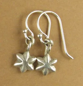 Tiny star shape earrings. Shaped. Solid fine and sterling silver 925. Handmade. - Picture 1 of 7