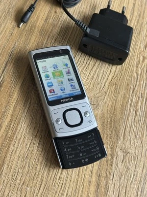 Nokia  6700 slide - Silber - Bild 1 von 4