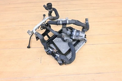 Conjunto de radiador auxiliar de agua refrigerante motor 10-18 AUDI A4 S4 Q5 A7 S7 A8 FABRICANTE DE EQUIPOS ORIGINALES Foto 1 de 4
