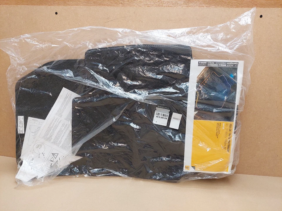 Renault Captur Mk1 Velour Floor Mats carpet 2013-2019 4 8201394374 Genuine OEM - Image 1 of 4