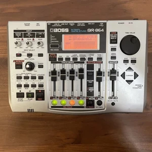 BOSS BR-864 8 TRACK DIGITAL STUDIO And Flash Card 128 Mb NO POWER CORD! - Picture 1 of 13