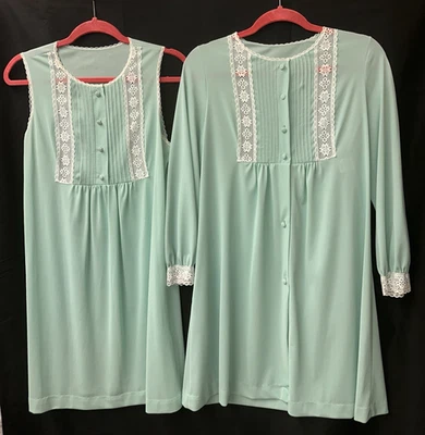 Vintage Gossard Artemis Aqua Peignoir Nylon & Lace Nightgown & Robe Set Size S - Image 1 of 4