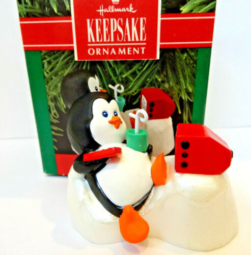 HALLMARK Keepsake 1990 POLAR TV Penguin CHRISTMAS ORNAMENT Vintage TELEVISION