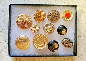BUTTON LOT -VINTAGE SALESMAN SAMPLE BUTTONS ASSORTED LOT # 346 - Picture 1 of 2