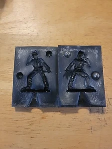VINTAGE RUBBER 2 PIECE MOLD FOR A LEAD SOLDIER CIVIL WAR LOKS LIKE BUGLE - Picture 1 of 5
