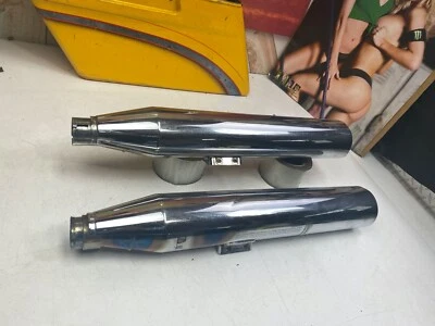 🔥OEM Harley 18-24 Street Bob Fat Boy 排气消声器 一脚蹬 隔热罩 — 第 1/4 张图片