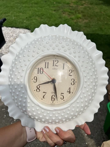 Vintage Burwood White Hobnail Wall Clock Homco Quartz 2684 USA Cover
