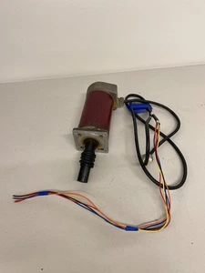 Motor paso a paso Danaher Motion 1,8° modelo E34HLHT-LNK-NS-01 65V 180W - Imagen 1 de 8