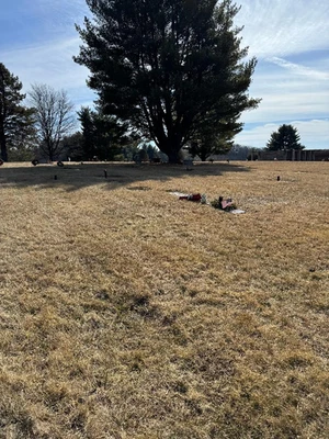 2 parcelas funerarias en Crestlawn, Garden of Honor, Marriottsville, Maryland.  Foto 1 de 4
