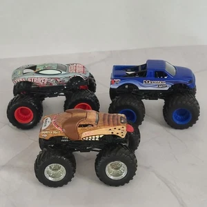 Hot Wheels Monster Jam Trucks-Monster Mutt-Steel Striker-Martial Law 1:64 - USED - Picture 1 of 18
