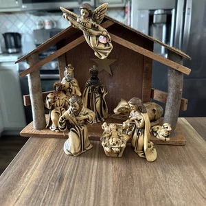 Vintage 1950's 11 Pc Nativity With Wood Manger Figures Made In Japan - Picture 1 of 10