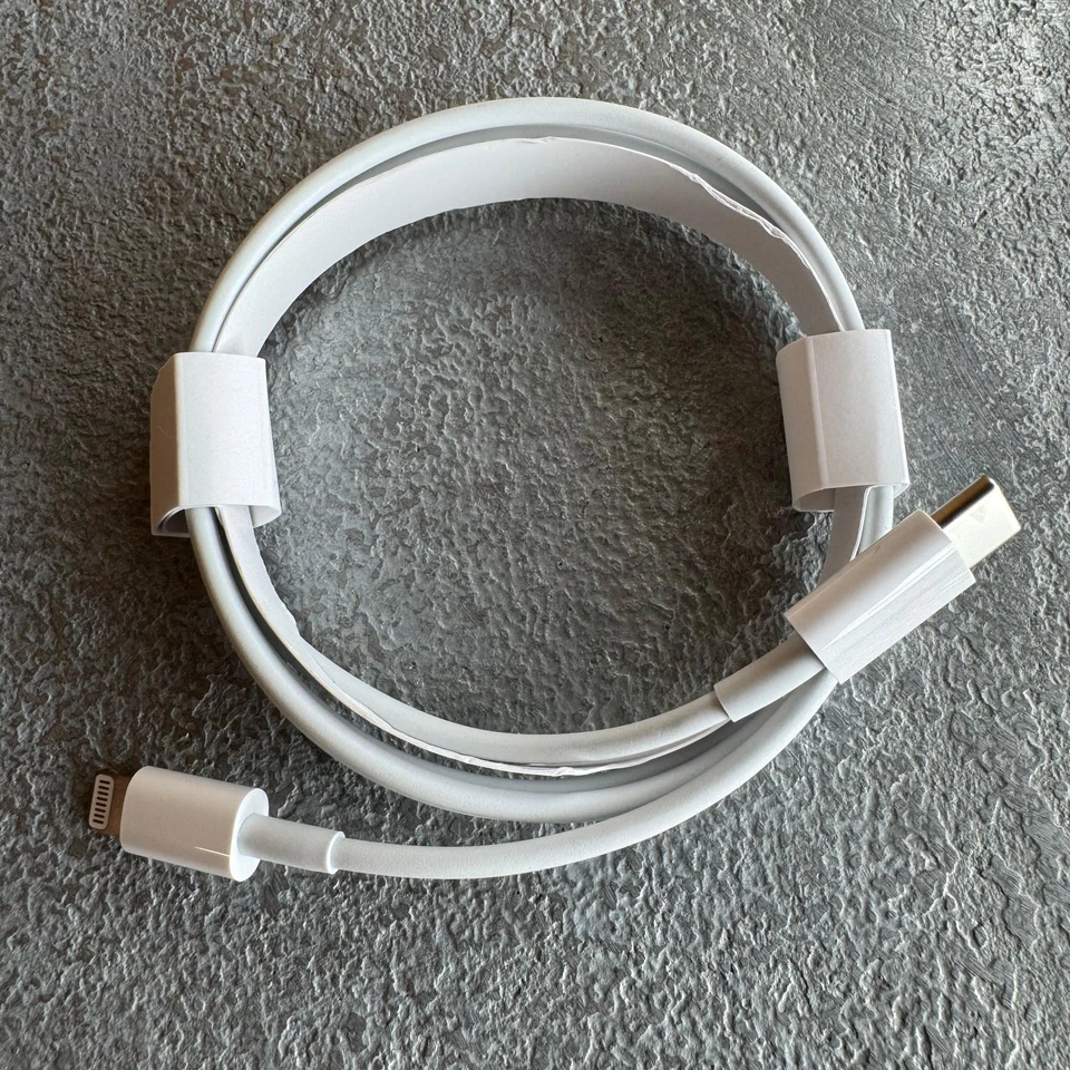 Genuine Original Apple USB C to lightning cable for iPhone 12 Pro Max 13 Pro Max - Image 1 of 4