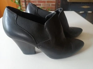 Ellen Tracy Black Leather Heel Ankle Booties Stacked Heels Slip On Shoe Size 9 - Picture 1 of 13