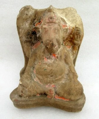 Antigua estatua antigua de piedra de arena marrón tallada a mano del dios hindú Ganesha figura sagrada Foto 1 de 4