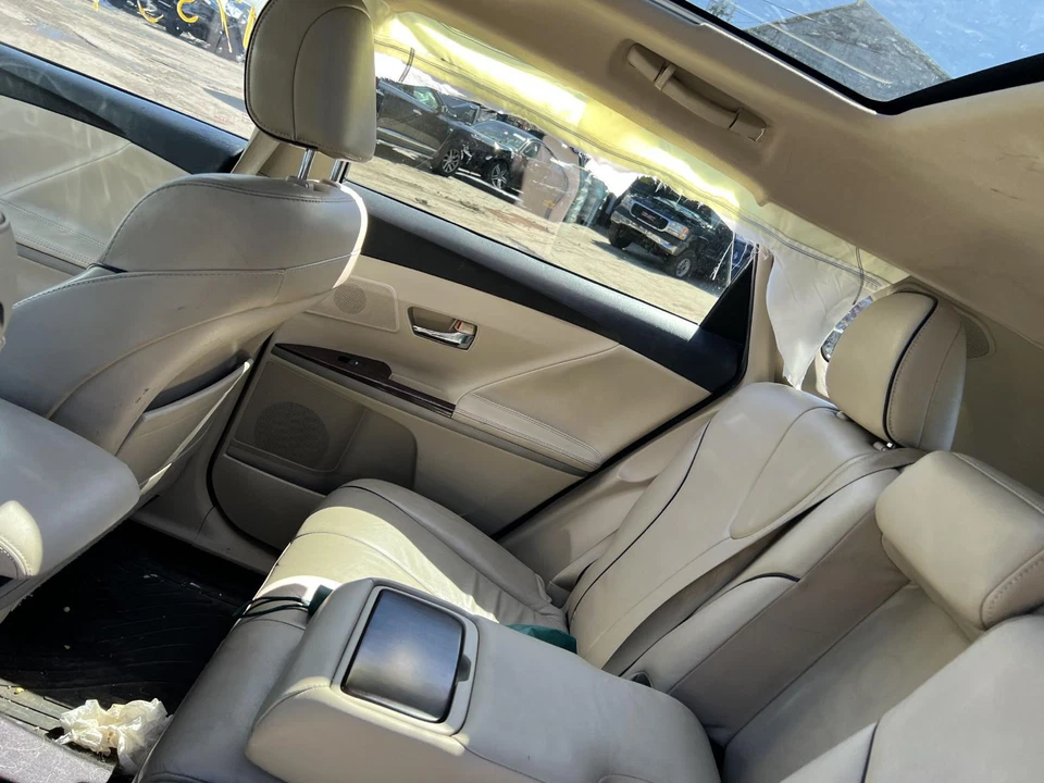 Rear Door Trim Panel TOYOTA VENZA Right 13 14 - Image 1 of 1