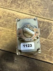 Appleton EFDB175-12 Selector Switch Control Station Sealed 2 Position, 2 Circuit - Picture 1 of 3