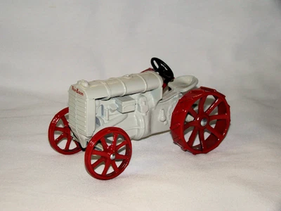 Ertl Fordson Model F Die Cast 1/16 Scale Tractor - Image 1 of 4
