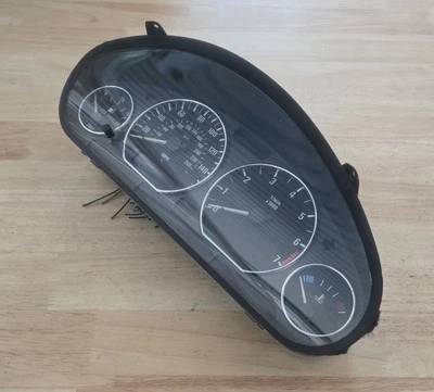 Cuadro de instrumentos velocímetro BMW Z3 1998-1999 OEM 62118401756 140 k Foto 1 de 4