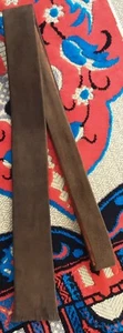 D.P.T. (WEAR) London - GENTS VINTAGE BROWN SUEDE NECK TIE 1960s - Picture 1 of 5