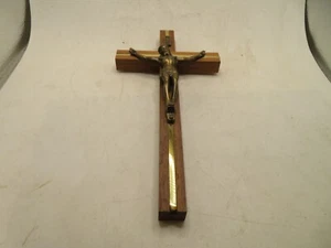10 INCH CROSS WITH JESUS 10 X 5 INCH METAL JESUS ON WOOD INRI - Picture 1 of 4