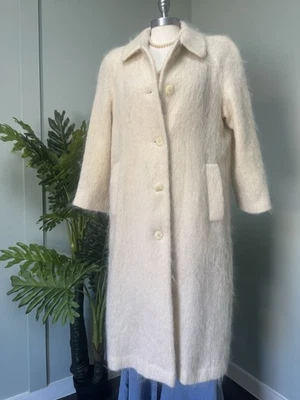 Vintage✨ | Semilla de Manzana | Abrigo Línea A Bordado Floral Mohair Lana Marfil Años 60 Foto 1 de 4