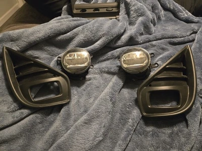  Toyota Highlander 2020-2023 LED Fog Lights  Oem Factory Toyota With Bezels  - Изображение 1 из 4