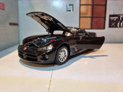 Dodge Viper SRT-10 2003 Black Chrysler Detailed Scale Diecast Model Car 1:24 - Image 1 of 4