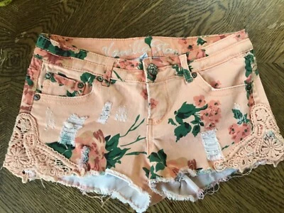 Vanilla Star Stretch Cutoff Distressed Floral Lace Shorty Shorts Women’s Size 5 - Image 1 of 4