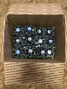 Lot of 10 IntelSkt 775 CPU Heatsink E33681-001 E21984-001 E18764-001 E30307-001 - Picture 1 of 5