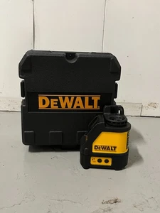 Dewalt DW088CG Self-Leveling Cross Line Laser 100' Green Beam - Picture 1 of 5