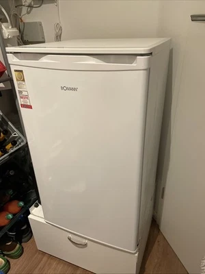 Gefrierschrank GS 195.1 Inhalt 70 Liter Siehe Datenblatt.Top Zustand.2 Jahre Alt - Bild 1 von 4