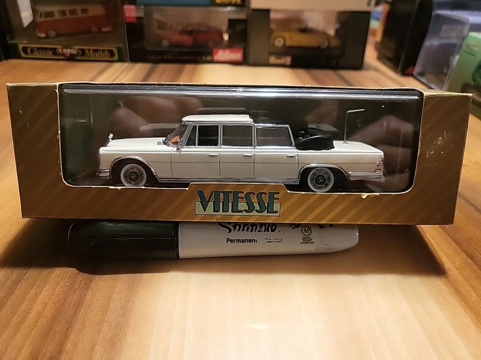 Super Vitesse Mercedes Benz 600 Pullmann Landaulet ограниченный выпуск коробка 1:43 золото - Изображение 1 из 4