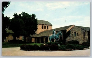 Postal Oklahoma Claremore Will Rogers Caballo Jabones Estatua 7A - Imagen 1 de 2