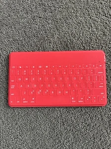Logitech Keys-To-Go Y-R0052 Red Wireless Bluetooth Slim QWERTY Keyboard for Mac - Picture 1 of 2