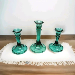 Candelabros vintage de vidrio verde azulado y esmeralda - Juego de 3 - 4,5" y 6" H - Imagen 1 de 7
