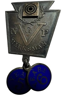 Insignia de tiro de tirador vintage de 5, 6 años de la Guardia Nacional de Penna  Foto 1 de 3