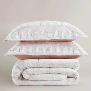 Madison Park Soft Plush Comforter Set Faux Fur Design 3 PC Set Full/Queen Pink - Picture 1 of 9