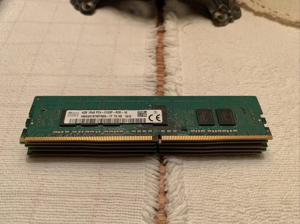 (AS IS) Dell SK hynix 4GB 1Rx8 PC4 - 2133P DDR4 RAM module from working system - Image 1 of 3