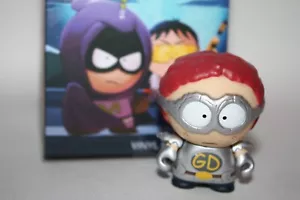 KIDROBOT SOUTH PARK FRATTURATO MA INTERO GENERALE DISARRAY GIOCATTOLO ARTISTICO DESIGNER - Foto 1 di 3